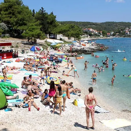 Seaside House With A Swimming Pool Mavarstica, Ciovo - 1076 Semesterbostad