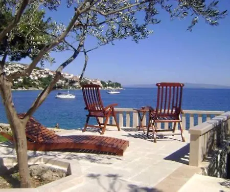 Seaside House With A Swimming Pool Mavarstica, Ciovo - 1076 Semesterbostad *