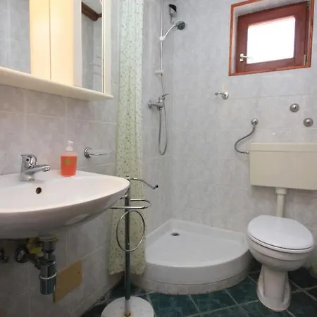 Seaside House With A Swimming Pool Mavarstica, Ciovo - 1076 Semesterbostad *