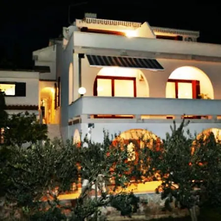 Seaside House With A Swimming Pool Mavarstica, Ciovo - 1076 Semesterbostad Trogir