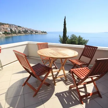 Seaside House With A Swimming Pool Mavarstica, Ciovo - 1076 Semesterbostad *
