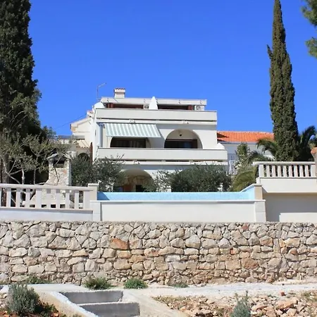 Seaside House With A Swimming Pool Mavarstica, Ciovo - 1076 Semesterbostad Trogir