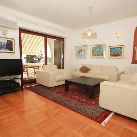 Seaside House With A Swimming Pool Mavarstica, Ciovo - 1076 Trogir