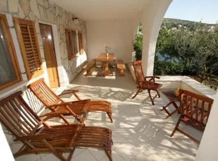 Seaside House With A Swimming Pool Mavarstica, Ciovo - 1076 Semesterbostad
