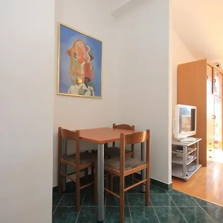 Semesterbostad Seaside House With A Swimming Pool Mavarstica, Ciovo - 1076 Trogir